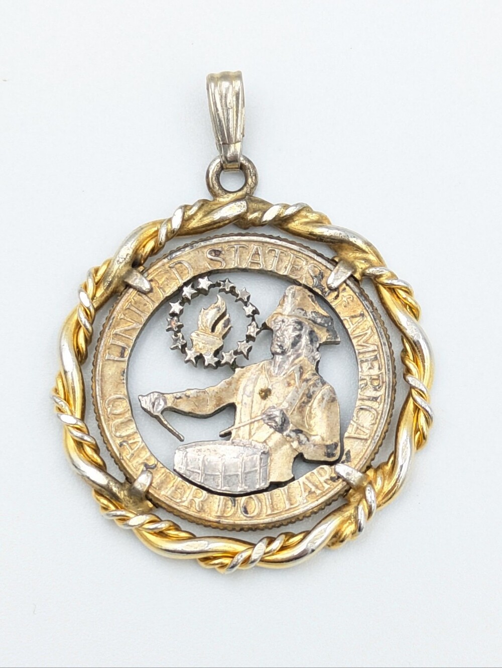 Vintage USA Bicentennial Quarter Cut Coin Necklace Pendant